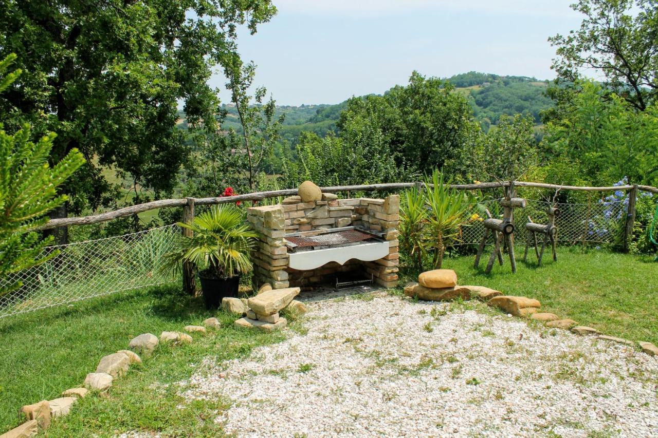 La Rupe del Falco Monteciccardo Esterno foto