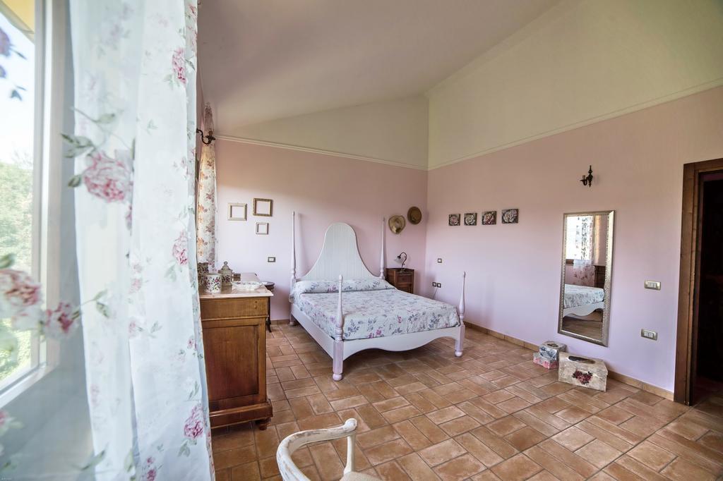 La Rupe del Falco Monteciccardo Esterno foto