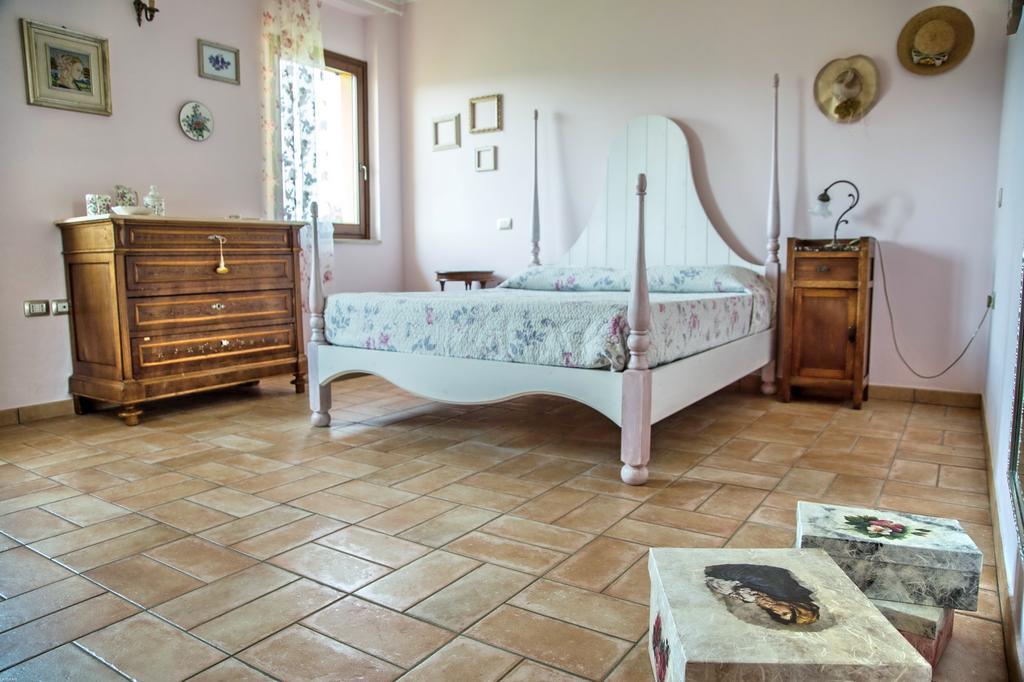 La Rupe del Falco Monteciccardo Esterno foto