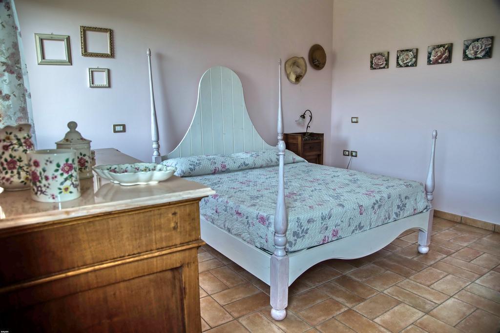 La Rupe del Falco Monteciccardo Esterno foto