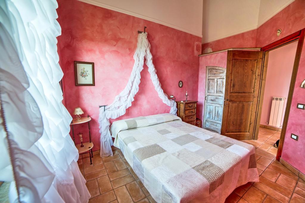 La Rupe del Falco Monteciccardo Esterno foto