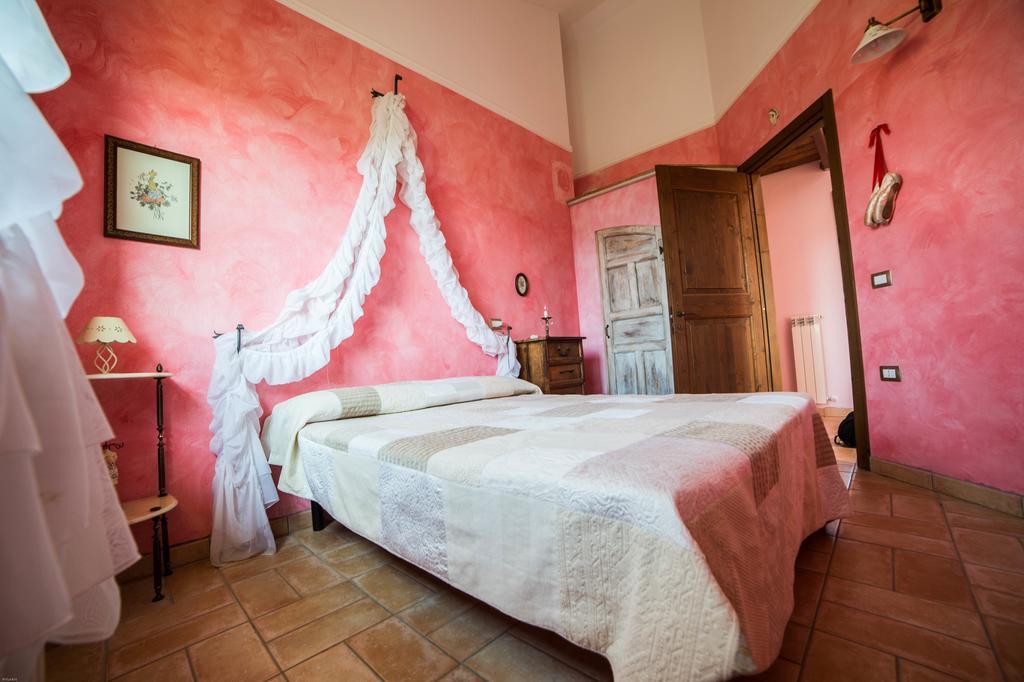 La Rupe del Falco Monteciccardo Esterno foto