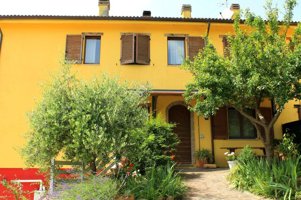 La Rupe del Falco Monteciccardo Esterno foto